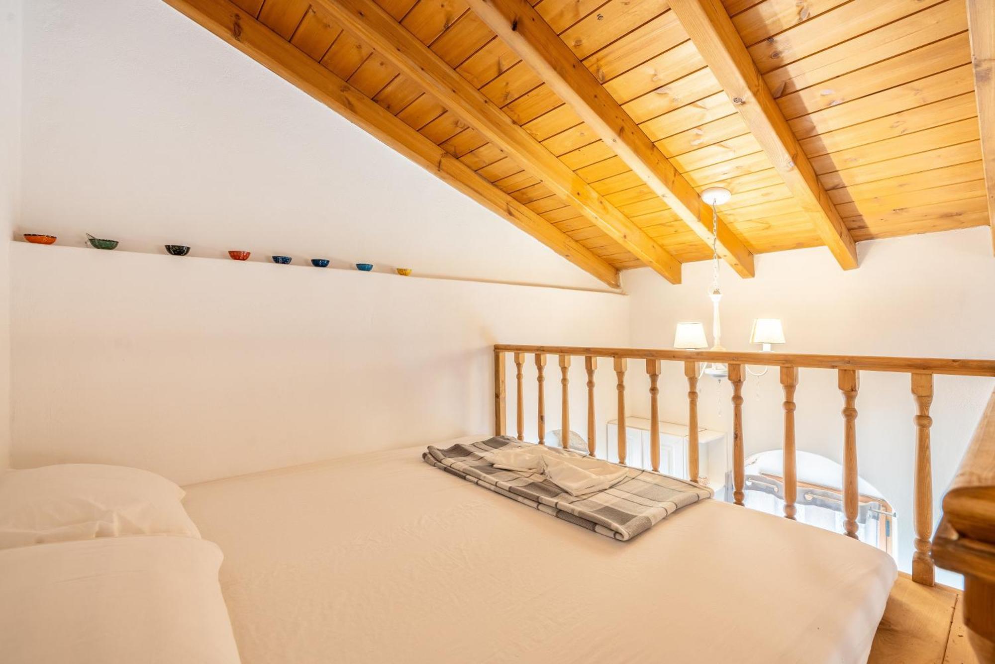 Alicia's Traditional In Paradisi Feriehus *