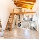 Alicia\'S Traditional Home In Paradisi