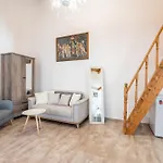 Alicia\'S Traditional Home In Paradisi